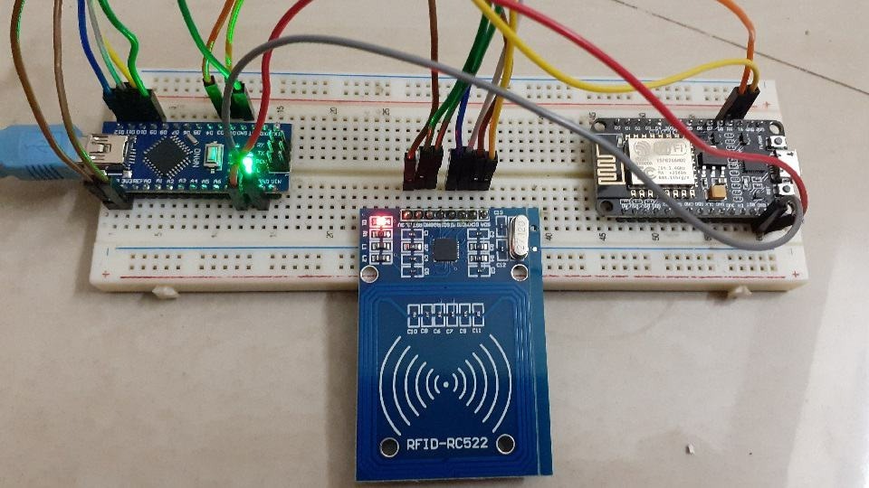 depicted in the figure. Join the SDA pin of the RFID to the 10th digital pin